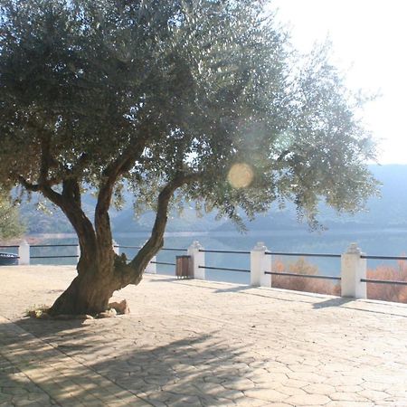 Centro De Ocio Alua Casa Rural Iznajar Lago De Andalucia Εξωτερικό φωτογραφία
